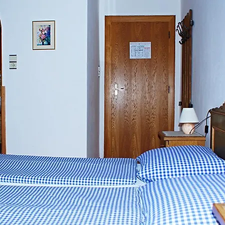 Alpentraum Casa de hóspedes 3*